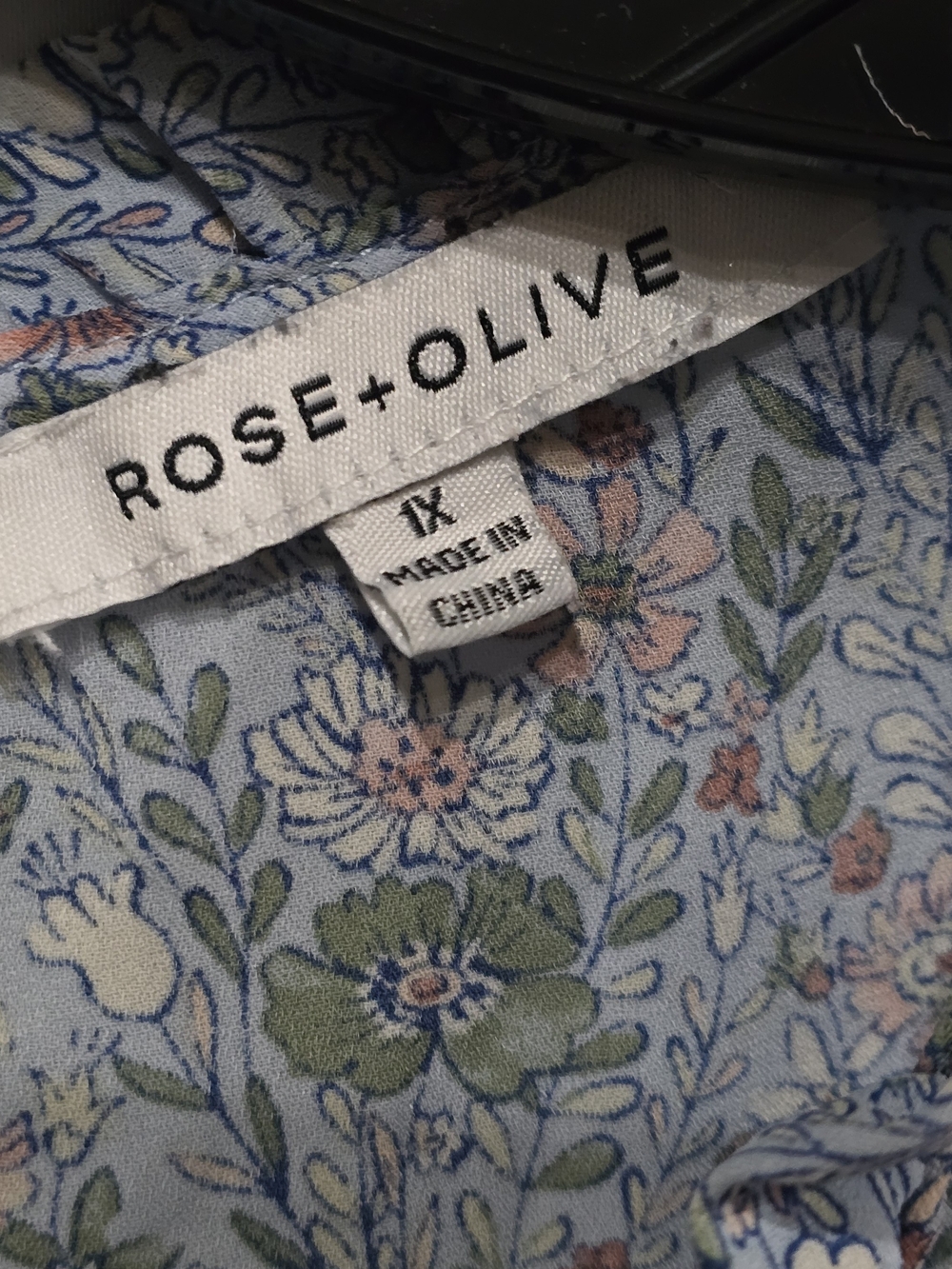 Rose + Olive Blue Floral Top w/Delicate Tiered Ruffle Sleeves, Pleated Front XL - Picture 5 of 7
